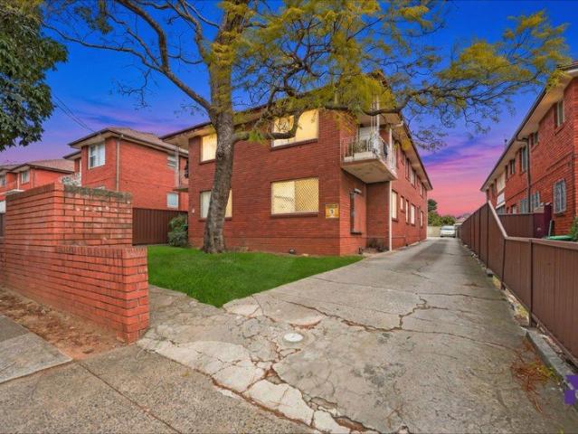 Well presented ground floor apartment offering comfort, convenience and excellent value