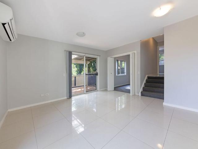 Well Presented Granny Flat with Car Space