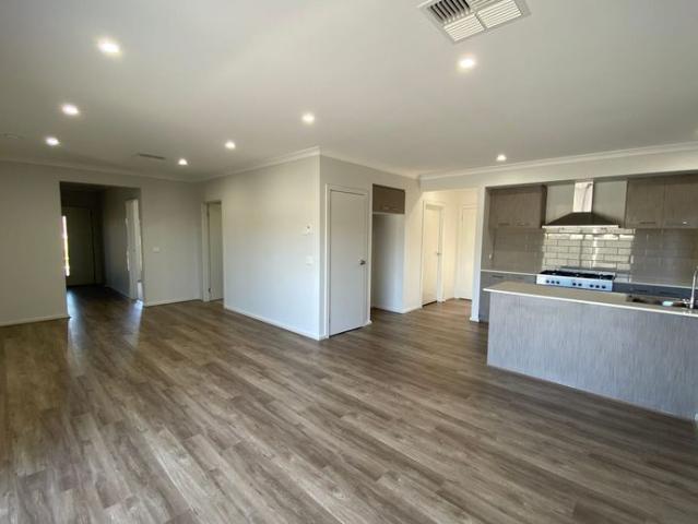 Well Presented Home in a Growing Cobblebank Location!