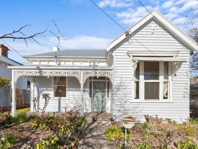 WELL PRESENTED HOME IN CENTRAL LOCATION