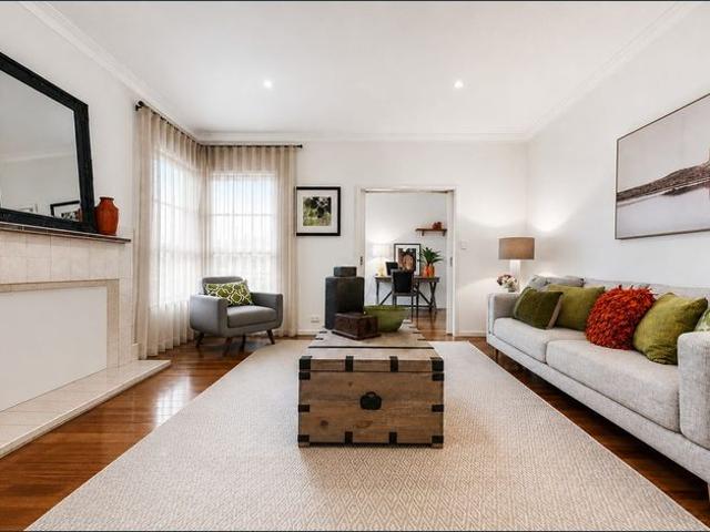 Well Presented Home in Central Location & McKinnon School Zone