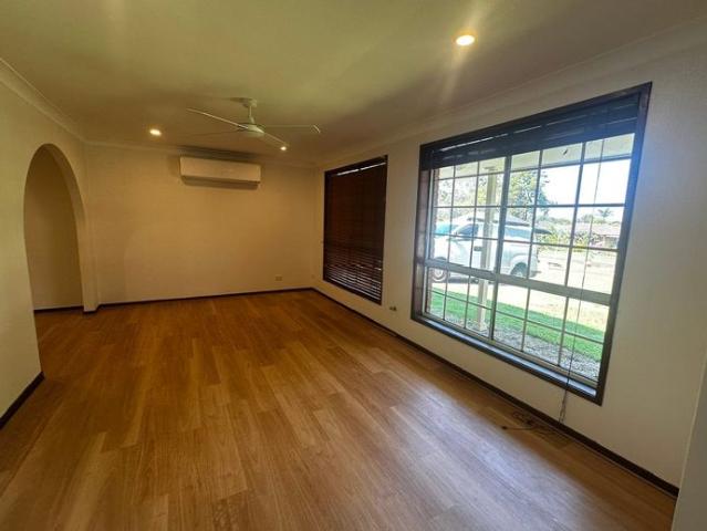 Well Presented Home in Lakeside This neatly presented home offers comfortable and practical living