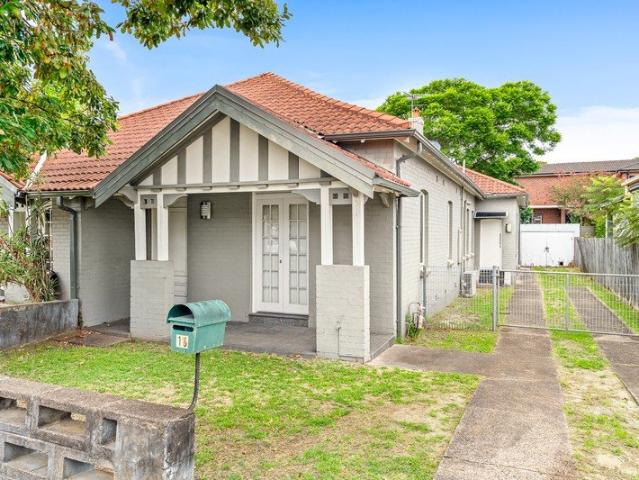 Well presented home in prime Brighton location