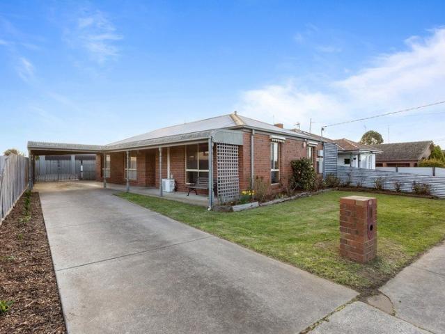 Well Presented Home with Approved Three Lot Subdivision on 927m²