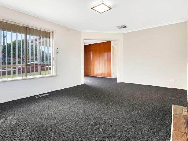WELL PRESENTED HOME WITH EVEN BETTER LOCATION!