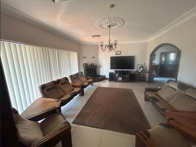 WELL PRESENTED HOME!