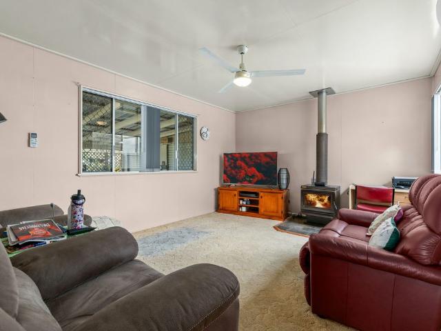 Well presented low set home