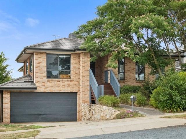 Well Presented Modern Family Home
