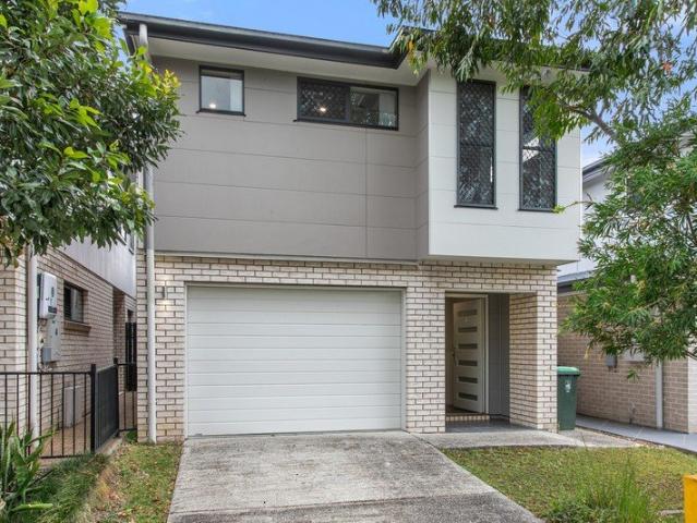 Well Presented Modern Home