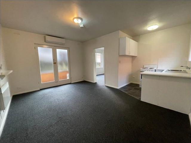 Well presented neat apartment!