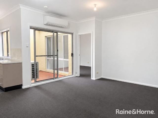 Well Presented One Bedroom Unit in a Convenient Location