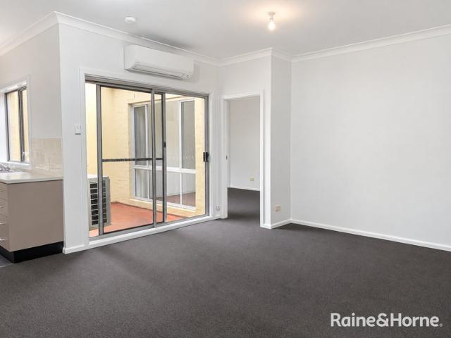 Well Presented One Bedroom Unit in a Convenient Location
