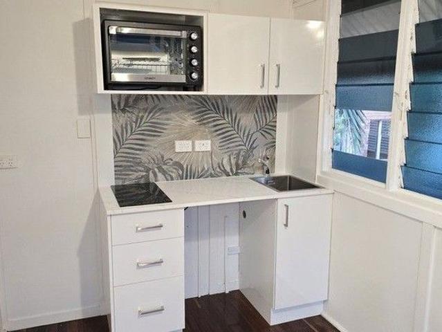 Well Presented One Bedroom Unit in Prime Clayfield Location