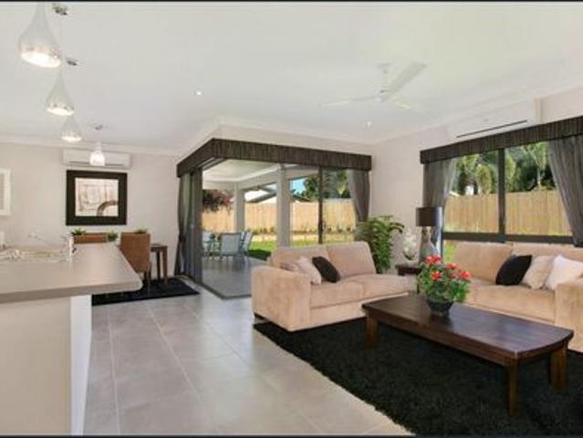 WELL PRESENTED, SPACIOUS AND MODERN FAMILY HOME