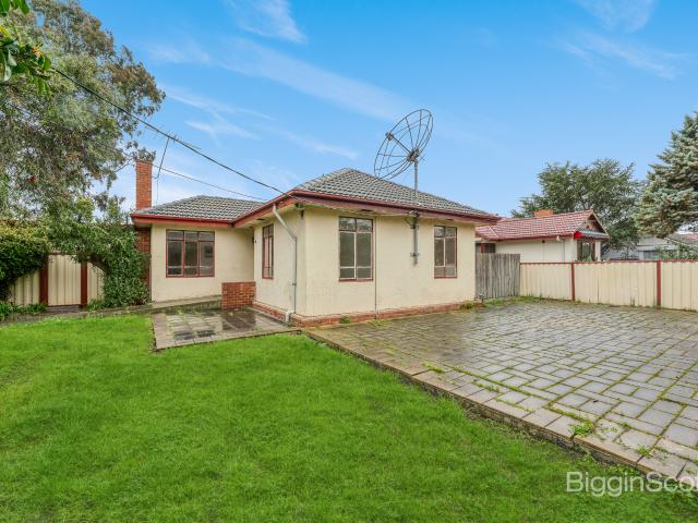 Well presented spacious home!