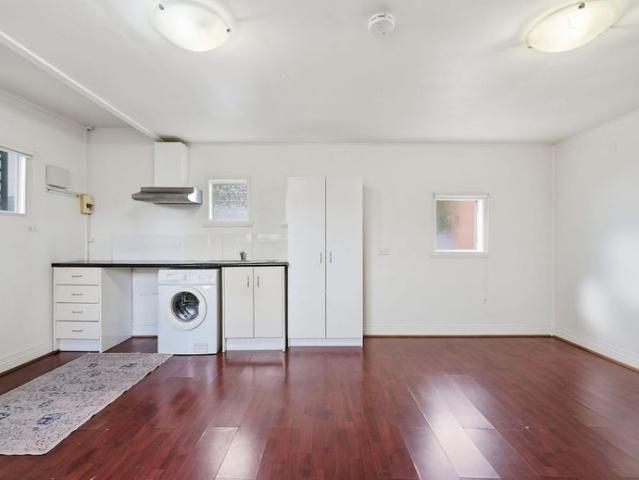 Well Presented Studio in a Convenient Location