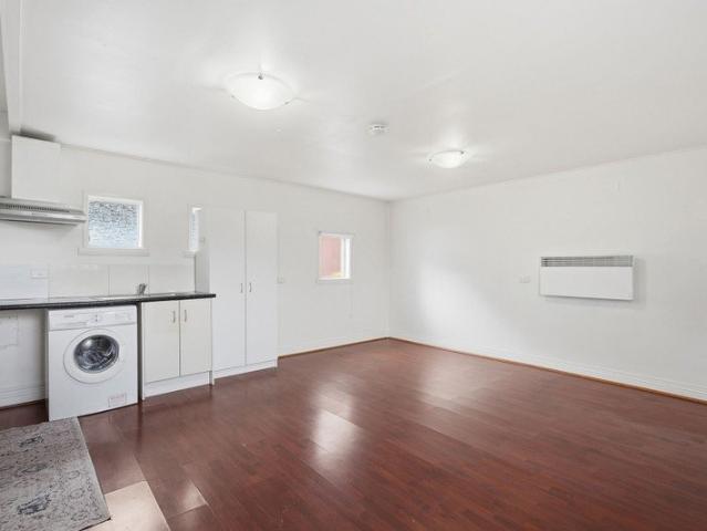 Well Presented Studio in a Convenient Location