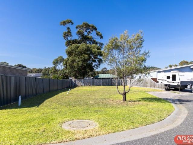 Well Priced Block in Established Cul de Sac