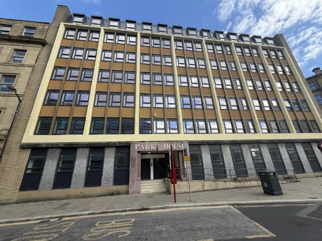 Well Street, BRADFORD, BD1 Studio to rent £550 pcm £127 pw