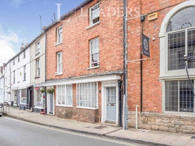 Well Street, Buckingham. 1 bed in a house share to rent £600 pcm £138 pw