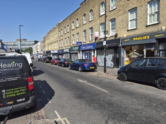 Well Street, London E9 3 bed flat to rent £2,600 pcm £600 pw