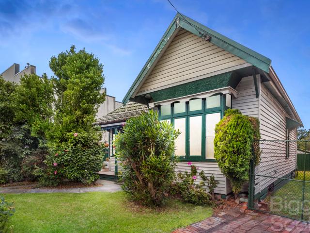 Well sized home in great location! 7 MONTH LEASE