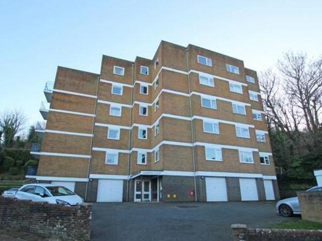 Wellcombe Crescent, Eastbourne, 2 Bedroom Flat