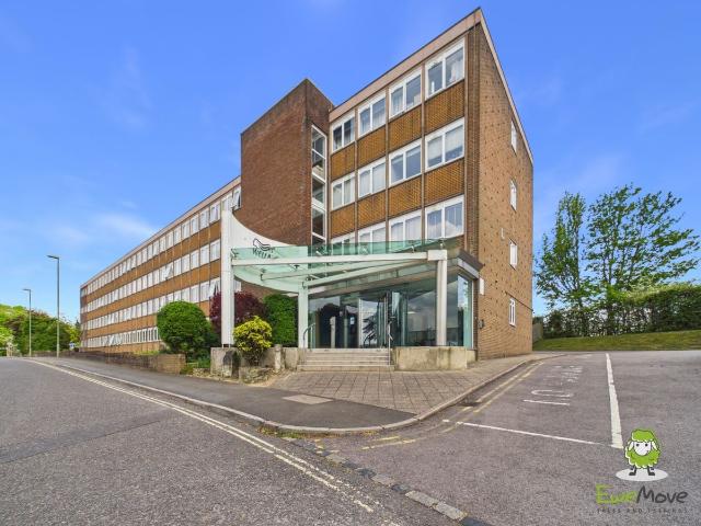 Wella Road, Basingstoke, Hampshire RG22, 2 bed flat to rent, £1,200 pcm | PrimeLocation