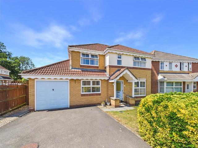 Welland Road, Quedgeley, Gloucester. 4 bed detached house to rent £1,850 pcm £427 pw