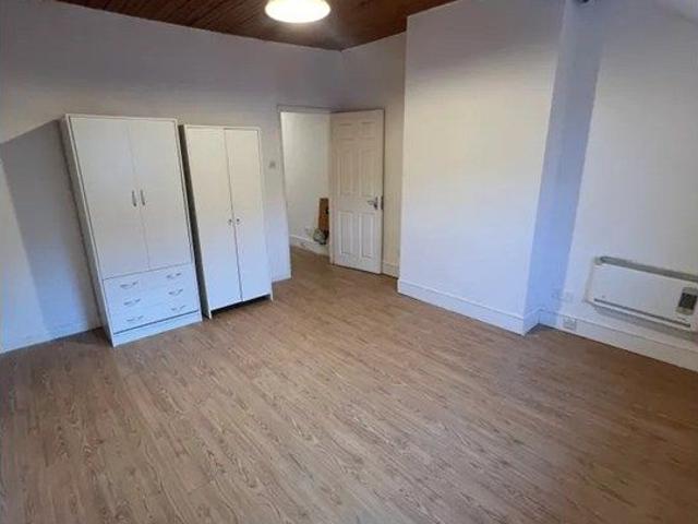 Wellgate, Rotherham S60, 2 bed flat to rent, £775 pcm | PrimeLocation
