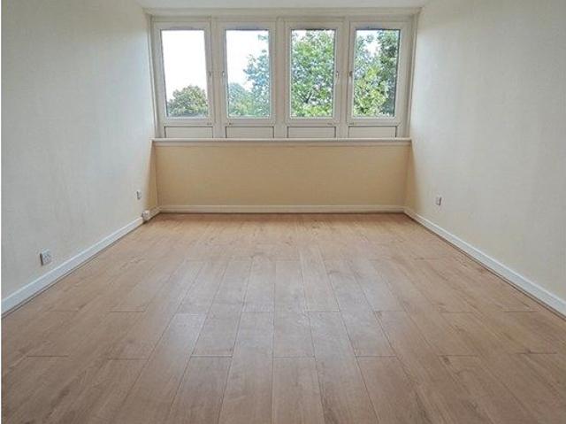 Wellgreen Court, Glasgow G43, 1 bed flat to rent, £950 pcm | PrimeLocation