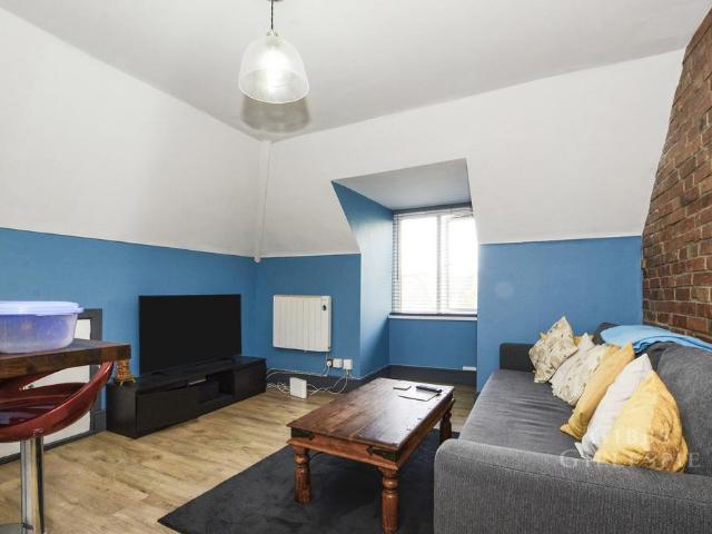 Welldon Crescent, Harrow, HA1 1 bed flat to rent £1,400 pcm £323 pw