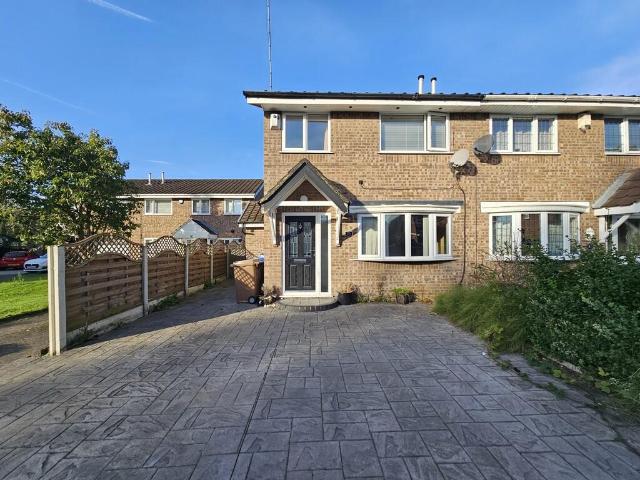 Wellens Way, Middleton, M24 4PB 3 bed semi detached house to rent £1,200 pcm £277 pw
