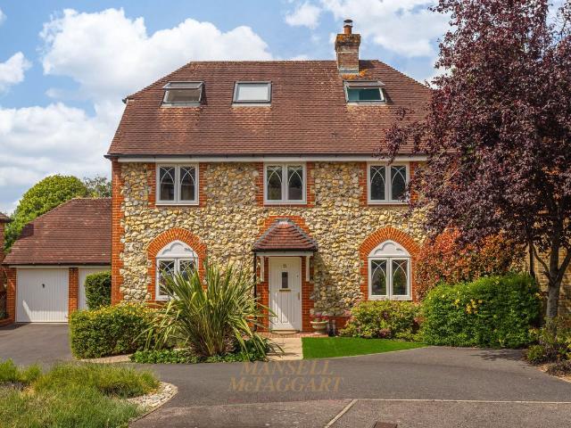 Weller Close, Worth RH10, 6 bed detached house to rent, £3,500 pcm | PrimeLocation