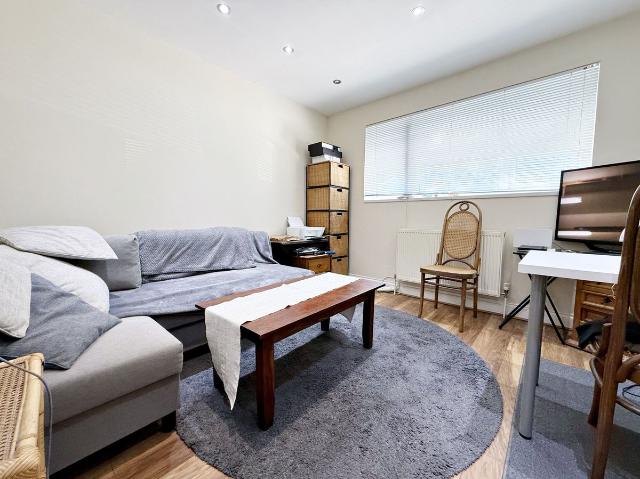 Wellesley Avenue, Iver SL0, 1 bed flat to rent, £1,150 pcm | PrimeLocation