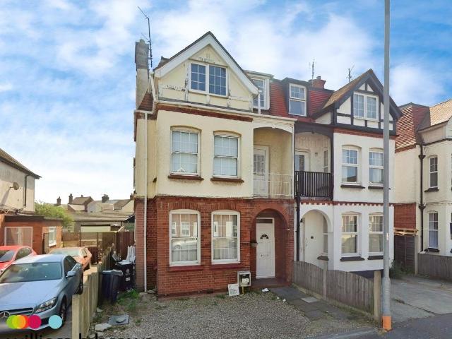 Wellesley Road, CLACTON ON SEA 7 bed house to rent £2,150 pcm £496 pw