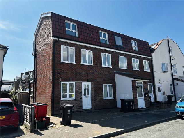 Wellesley Road, Clacton On Sea, Essex CO15, 2 bed flat to rent, £900 pcm | PrimeLocation