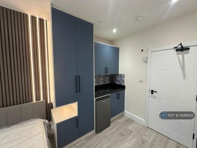 Wellesley Road, Harrow, HA1 1 bed in a house share to rent £1,075 pcm £248 pw