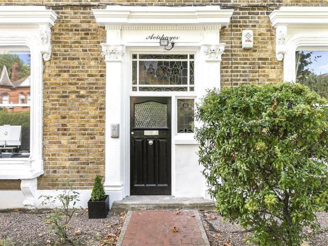 Wellesley Road, London W4, 2 bed flat to rent, £3,000 pcm | PrimeLocation