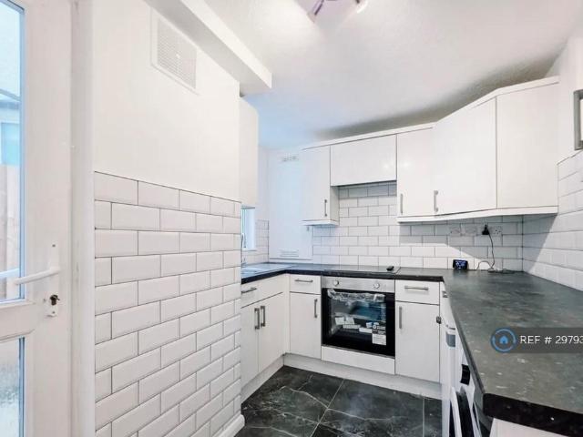 Wellfield Road, London, SW16 2 bed flat to rent £1,995 pcm £460 pw
