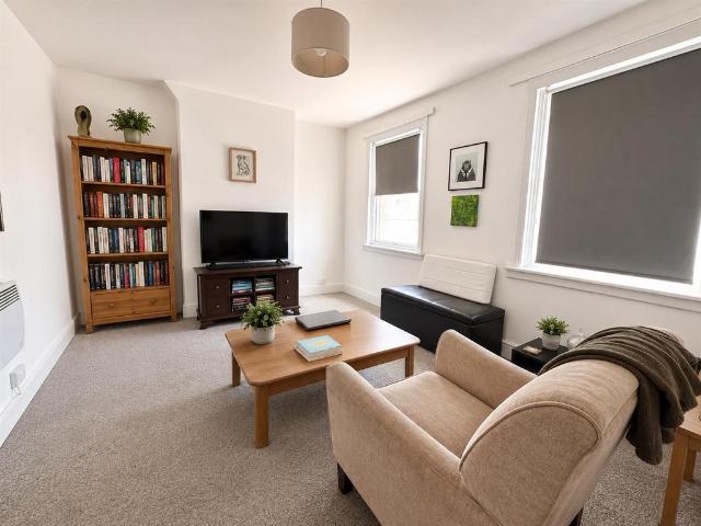 Welling High Street, Welling DA16 1 bed flat to rent £1,150 pcm £265 pw