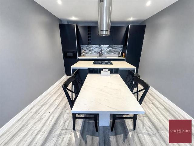 Welling High Street, Welling DA16, 3 bed flat to rent, £2,000 pcm | PrimeLocation