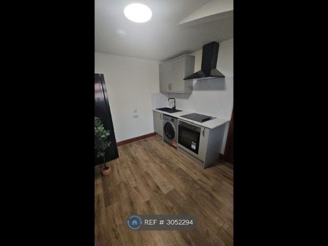 Wellingborough, Wellingborough NN8, 2 bed flat to rent, £975 pcm | PrimeLocation