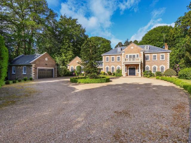 Wellington Avenue, Virginia Water. 5 bed detached house to rent £20,000 pcm £4,615 pw