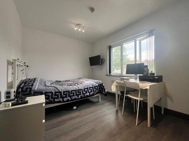 Wellington Avenue, Hounslow, TW3 3SX