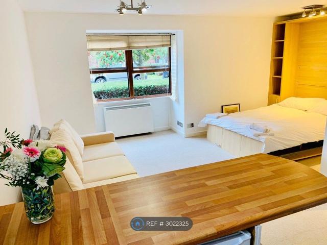 Wellington Court, London W12, Studio to rent, £1,650 pcm | PrimeLocation