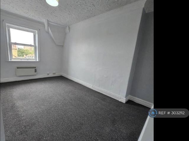 Wellington House, Harrogate, HG2 1 bed flat to rent £720 pcm £166 pw