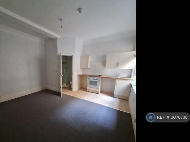 Wellington House, Harrogate, HG2 1 bed in a house share to rent £450 pcm £104 pw