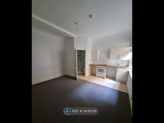 Wellington House, Harrogate HG2, Room to rent, £450 pcm | PrimeLocation