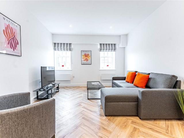 Wellington House, London Street, Reading RG1, 2 bed flat to rent, £4,200 pcm | PrimeLocation